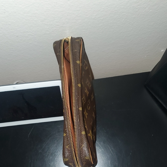 Louis Vuitton Monogram Toiletry Bag in Brown and Tan - Picture 13 of 13